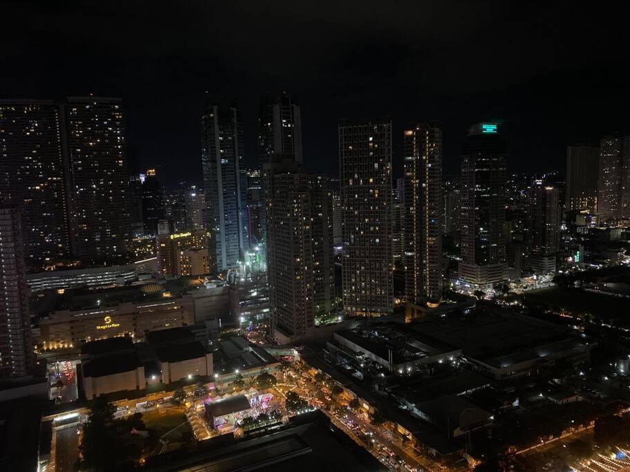 Apartment 1br Fame Residences Mandaluyong- Be My Guest Staycation- Near Sm Megamall, Greenfield District, & Ortigas Manila