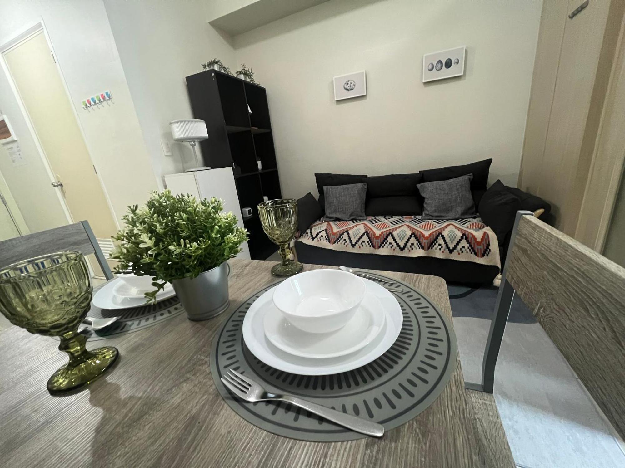 Cozy 1 Bedroom Makati With Balcony Wifi