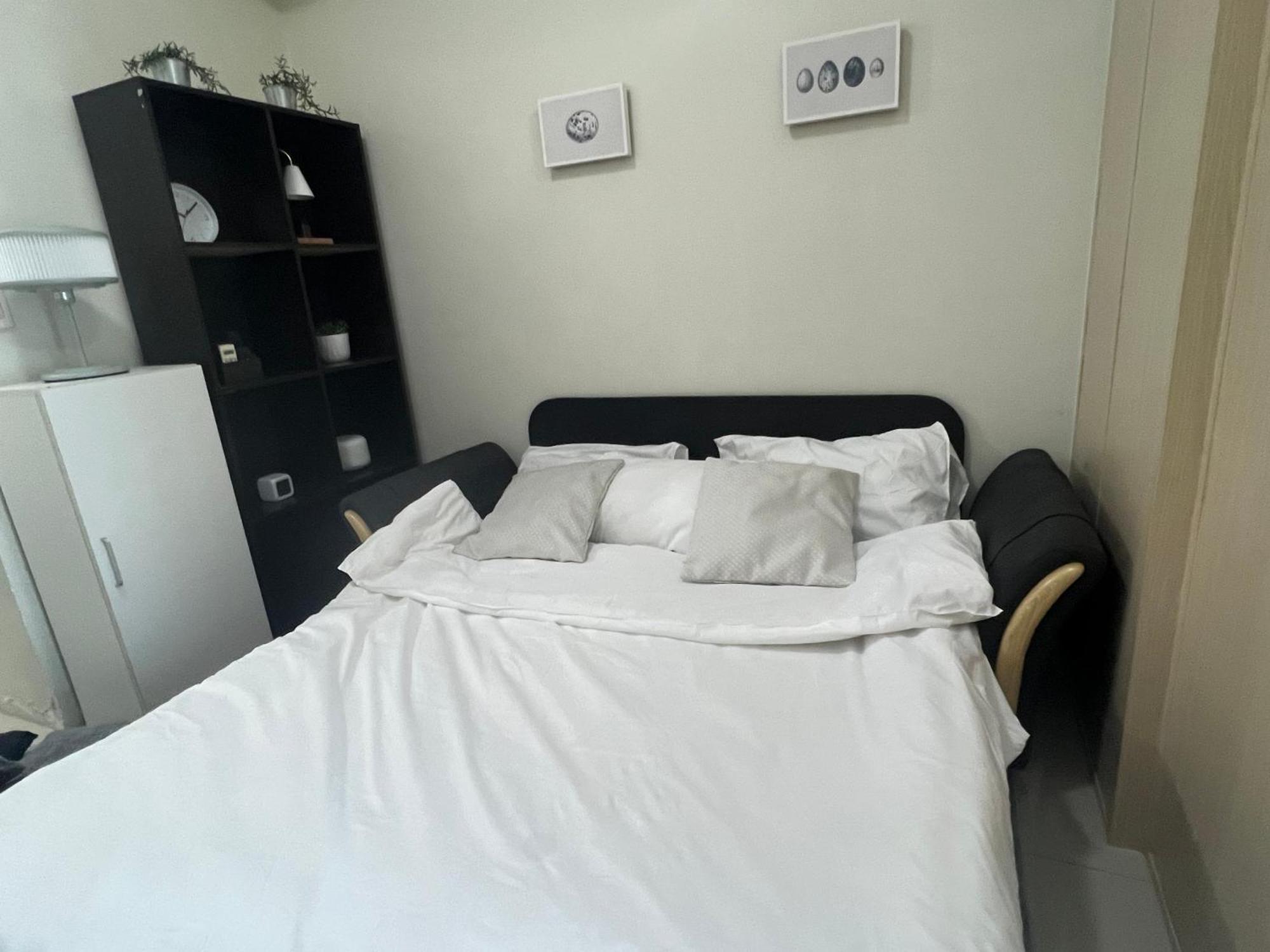 Apartment Cozy 1 Bedroom Makati With Balcony Wifi