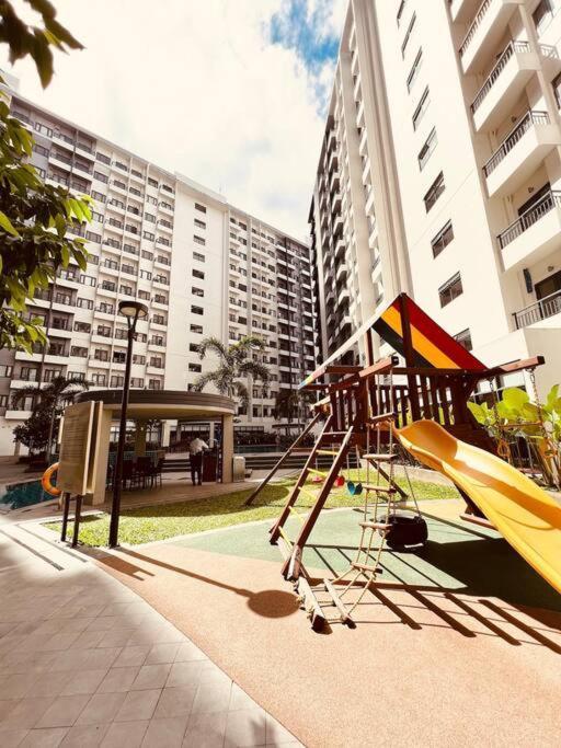 Spring Residences With Free Parking Apartment