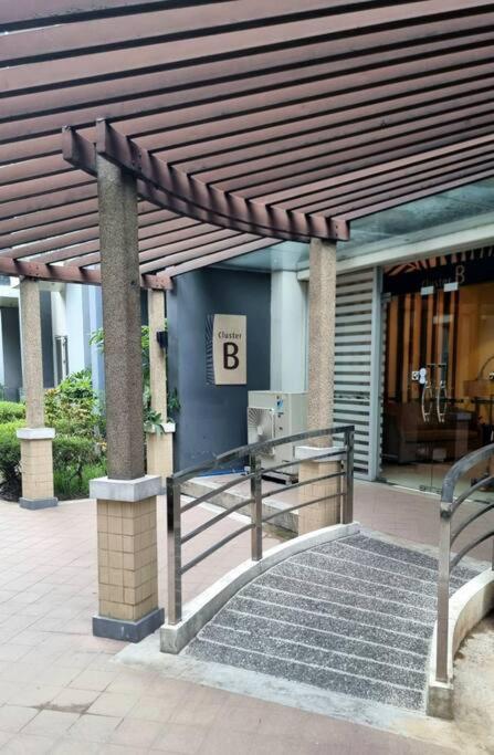 Apartment 1br With Balcony Accross Naia T3