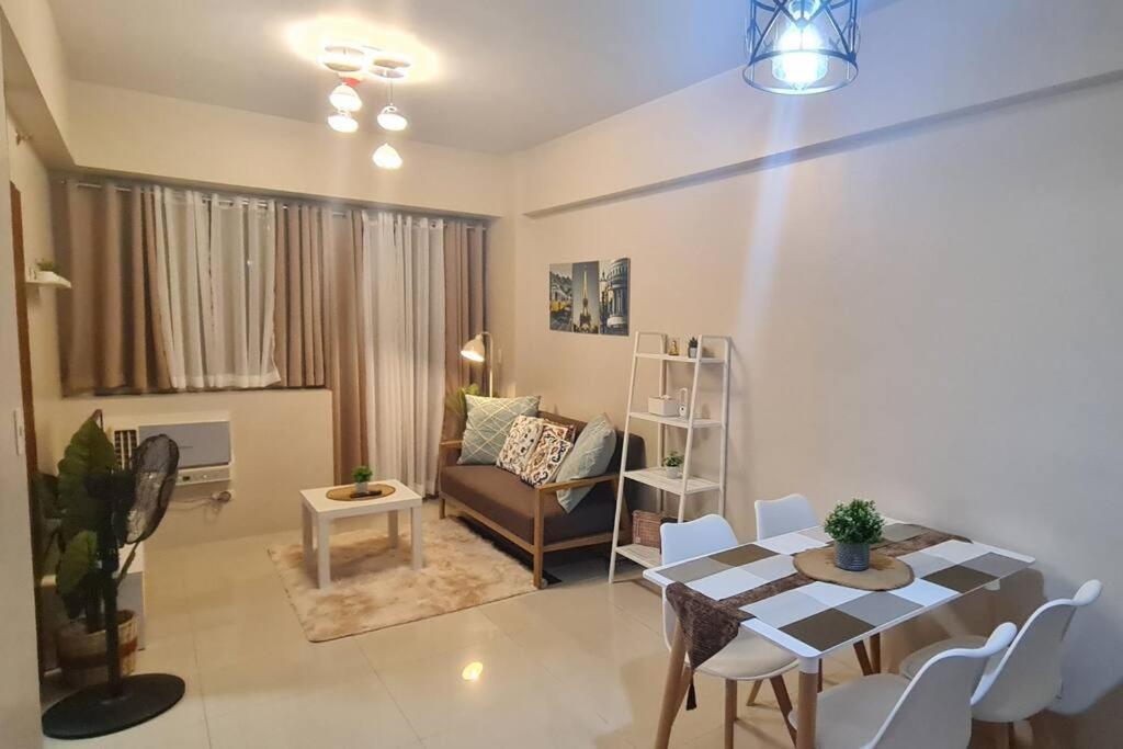 Apartment 1br With Balcony Accross Naia T3 Manila