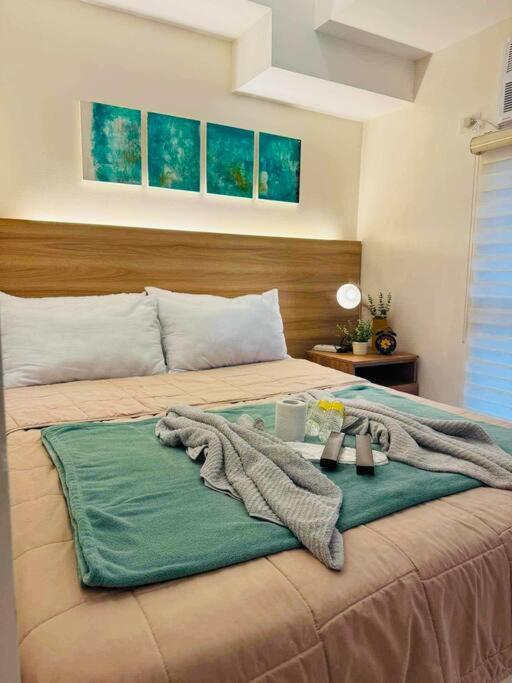 Staycation In Mckinley Walking Distance To Venice Mall *