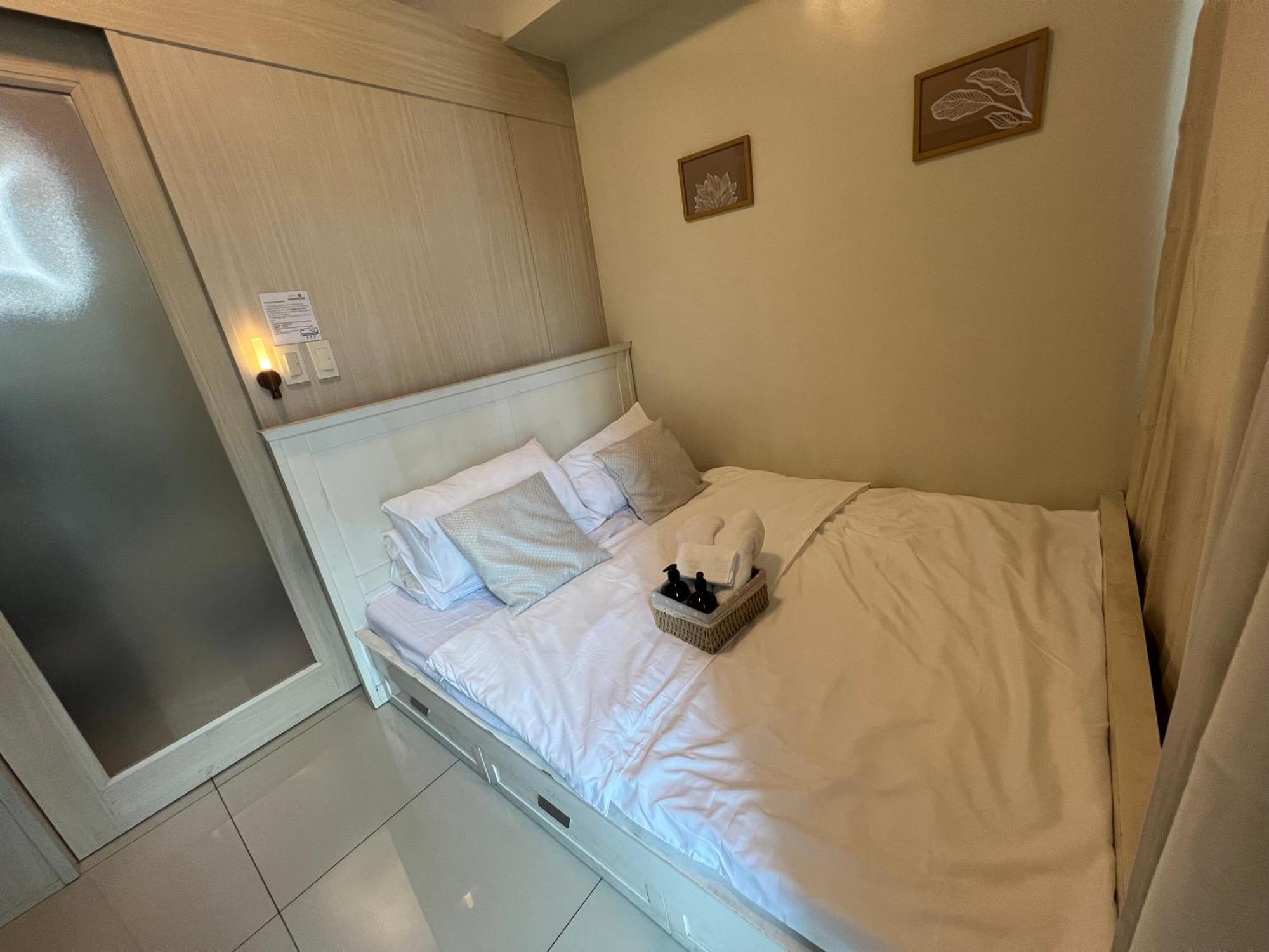 Cozy 1 Bedroom Makati With Balcony Wifi *