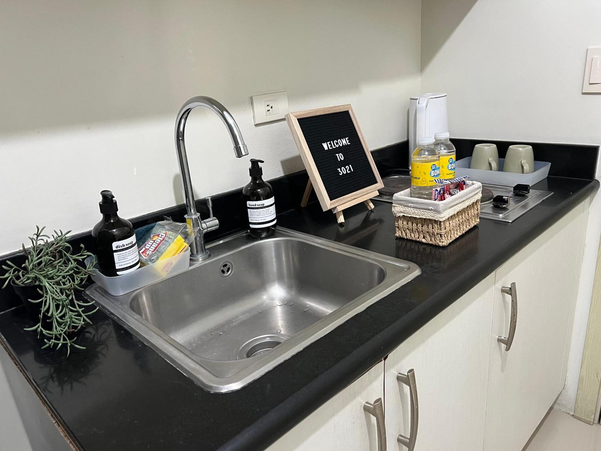 Cozy 1 Bedroom Makati With Balcony Wifi * Manila
