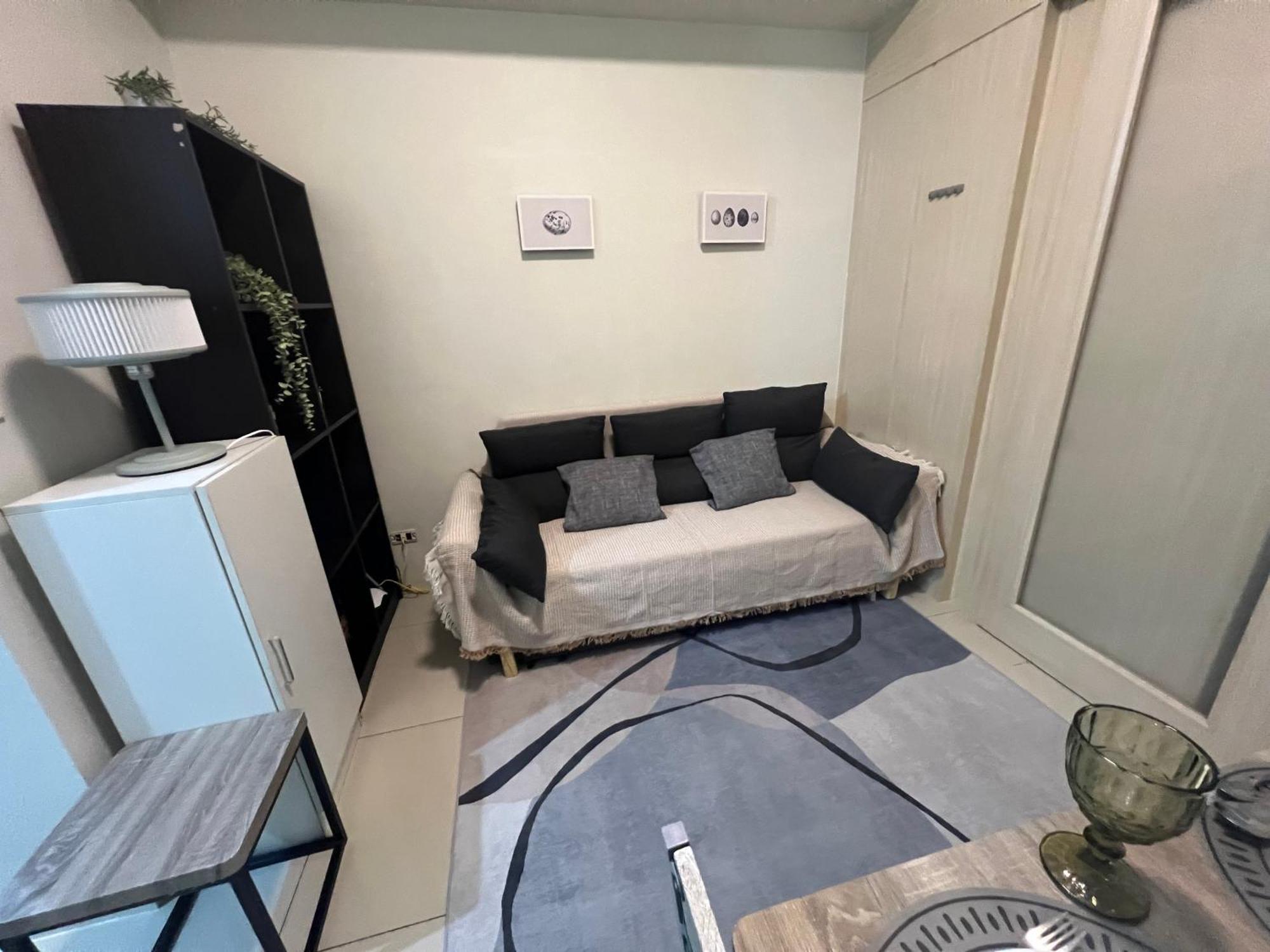 Cozy 1 Bedroom Makati With Balcony Wifi Apartment *
