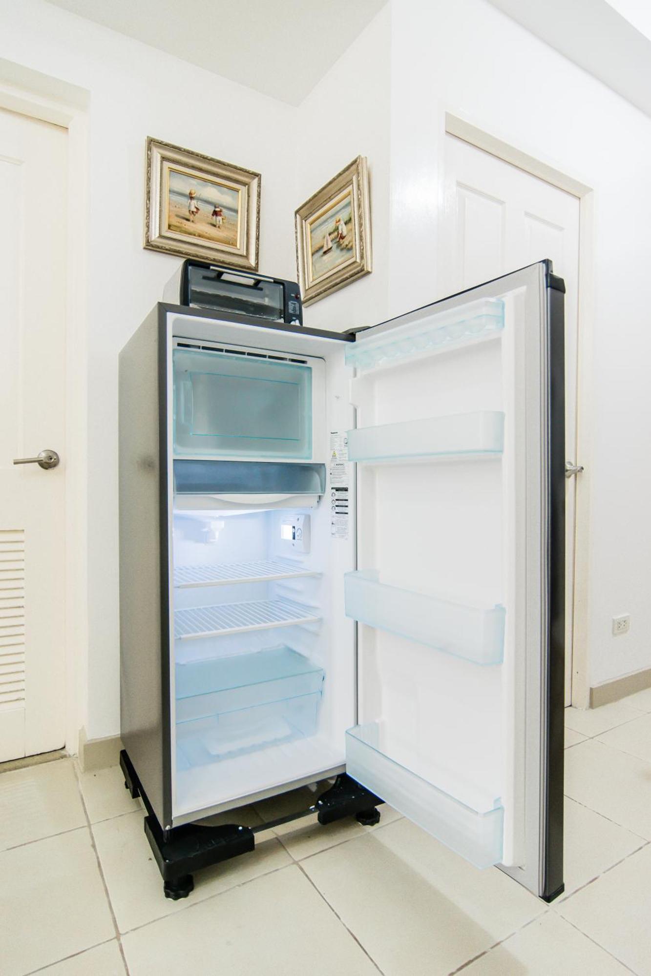 Excellent Location 2 Bdrm Homey Wifi Near Airport *