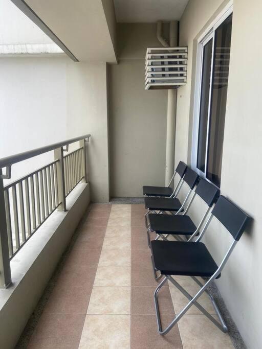 Apartment Excellent Location 2 Bdrm Homey Wifi Near Airport *