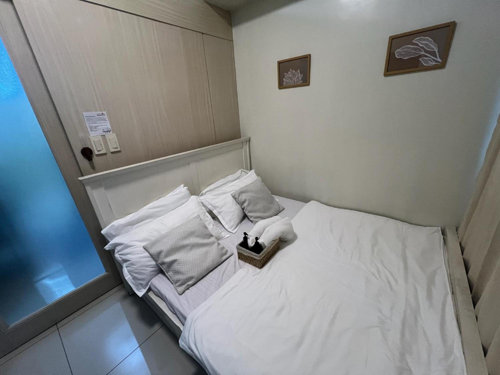 Cozy 1 Bedroom Makati With Balcony Wifi Apartment *
