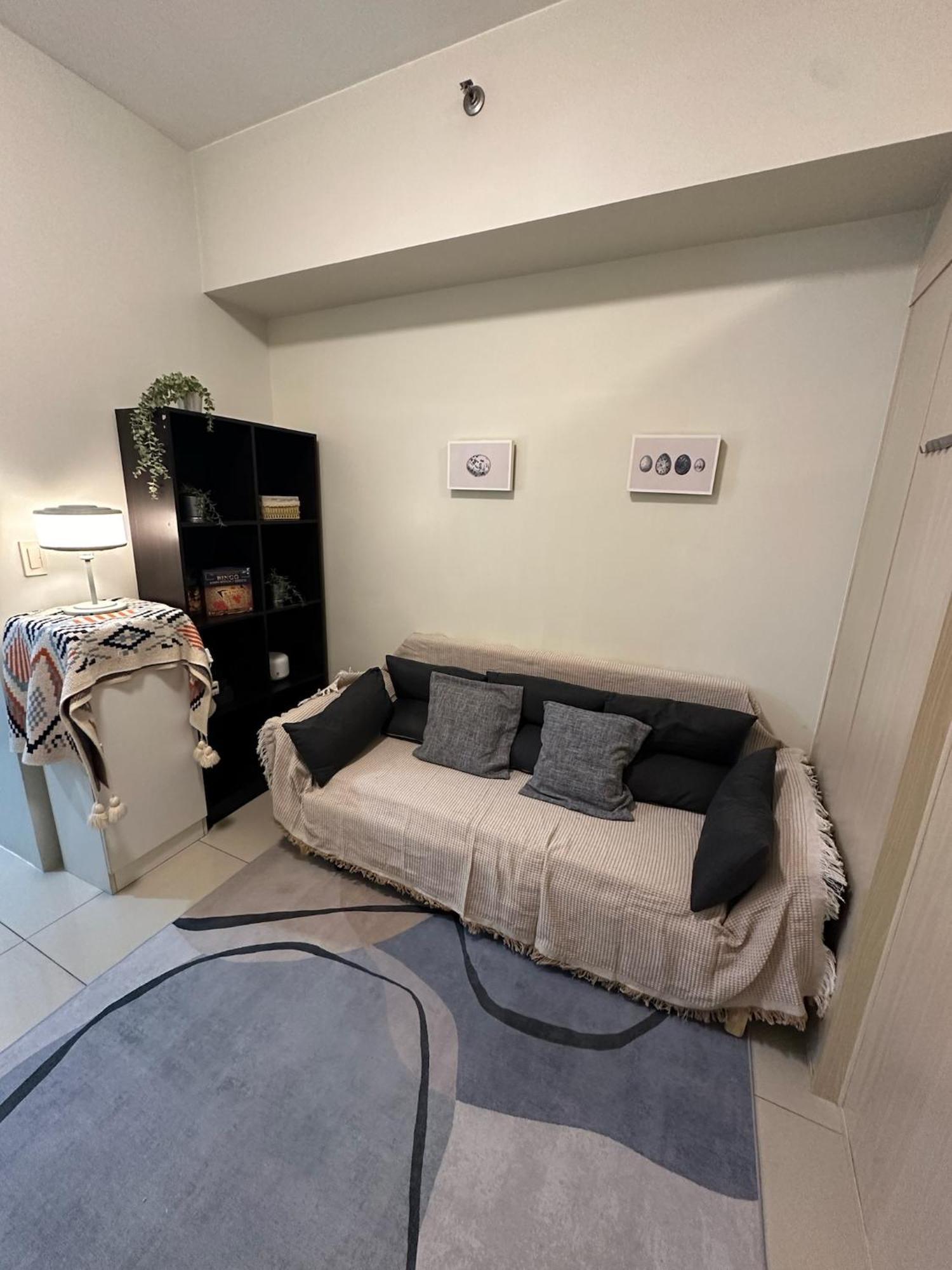 Cozy 1 Bedroom Makati With Balcony Wifi Apartment