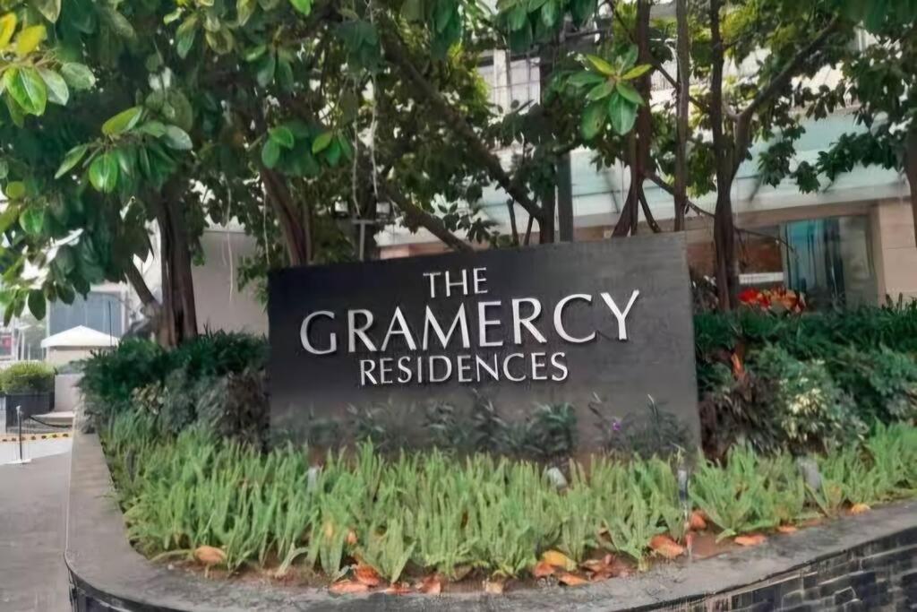 Flat In Gramercy Makati With Netflix *