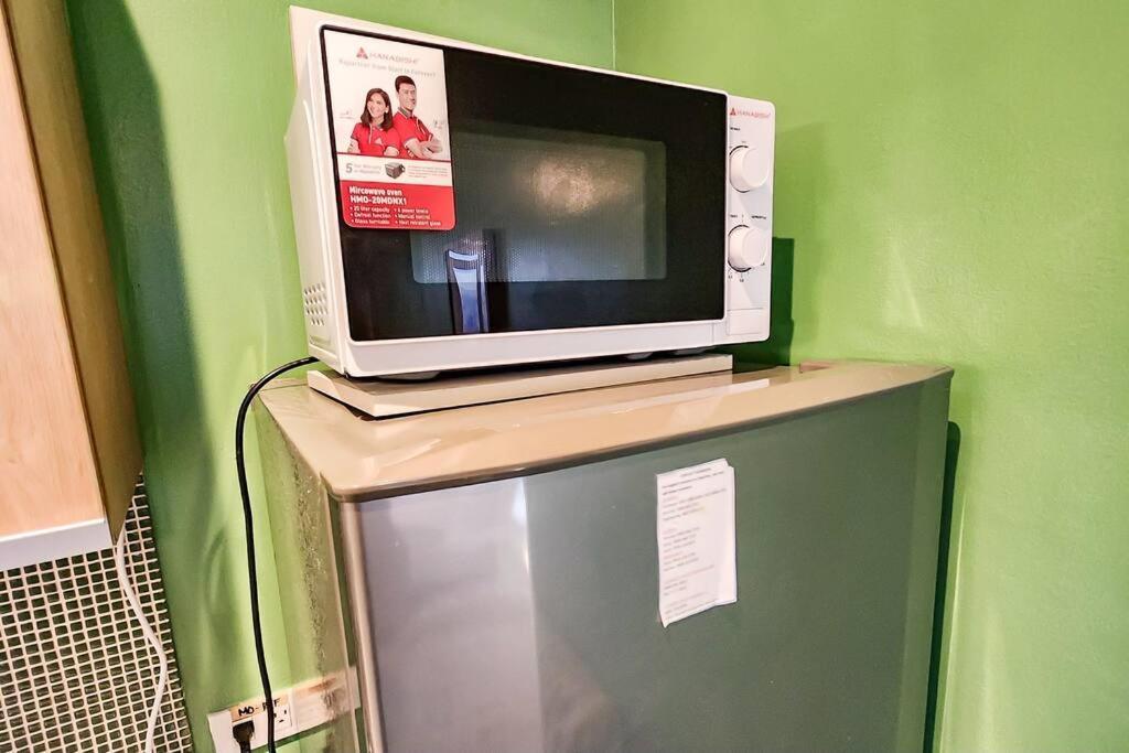 Flat In Gramercy Makati With Netflix * Manila