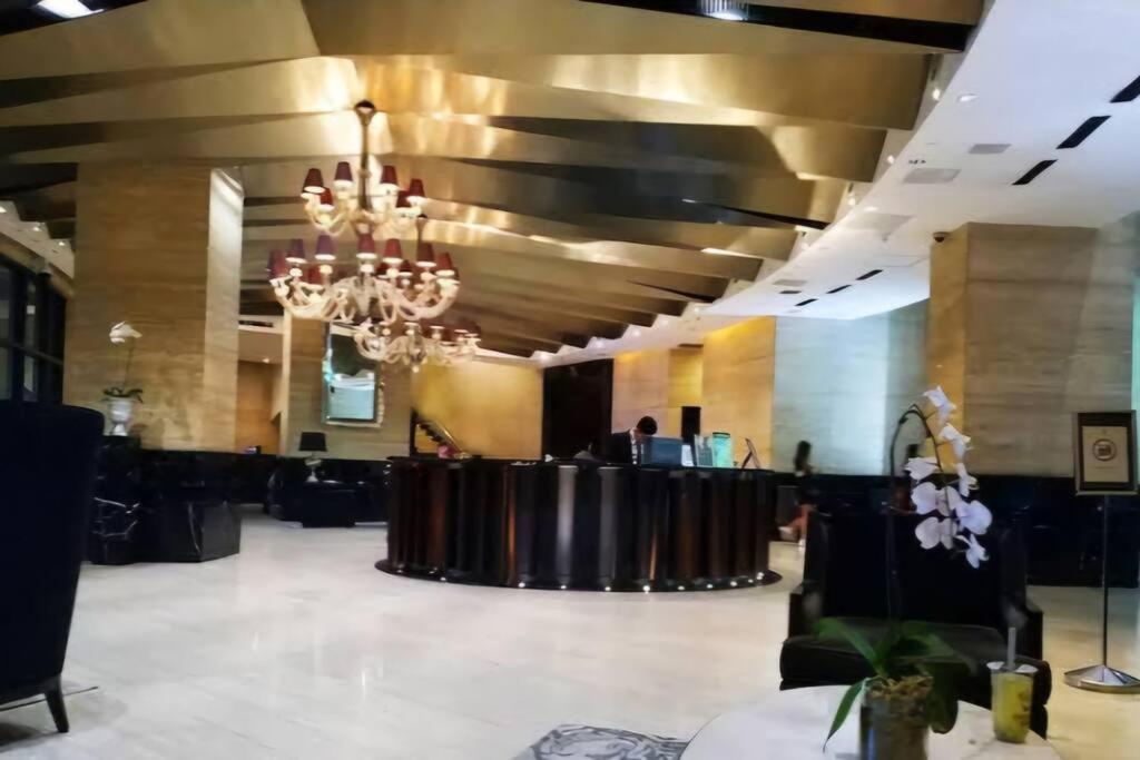 Apartment Flat In Gramercy Makati With Netflix