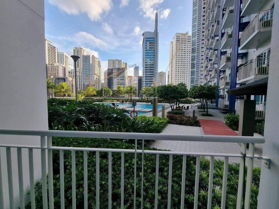 Pool Side 1br In Makati * Manila