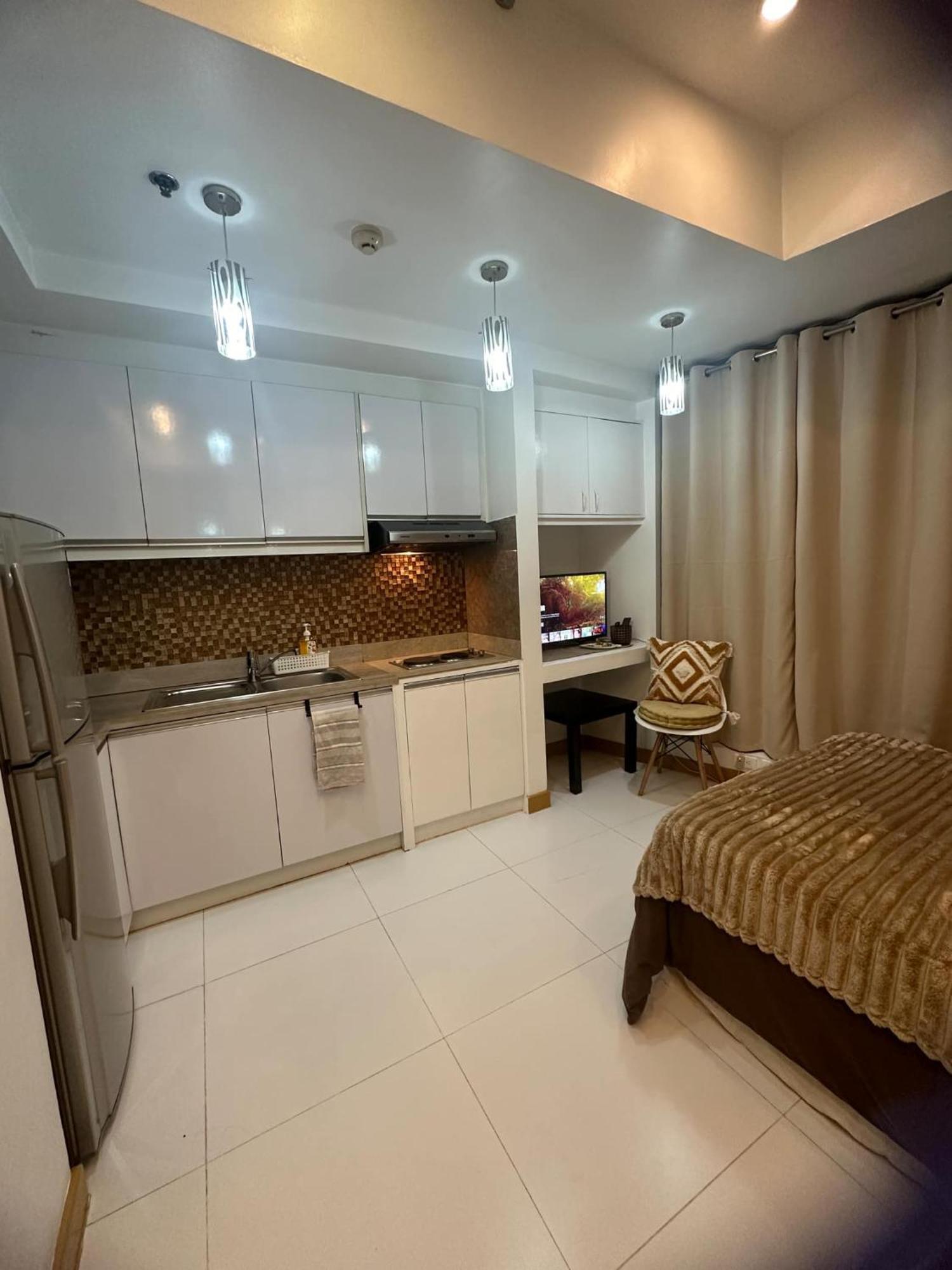 Apartment Cozy Place With View At Greenbelt Makati