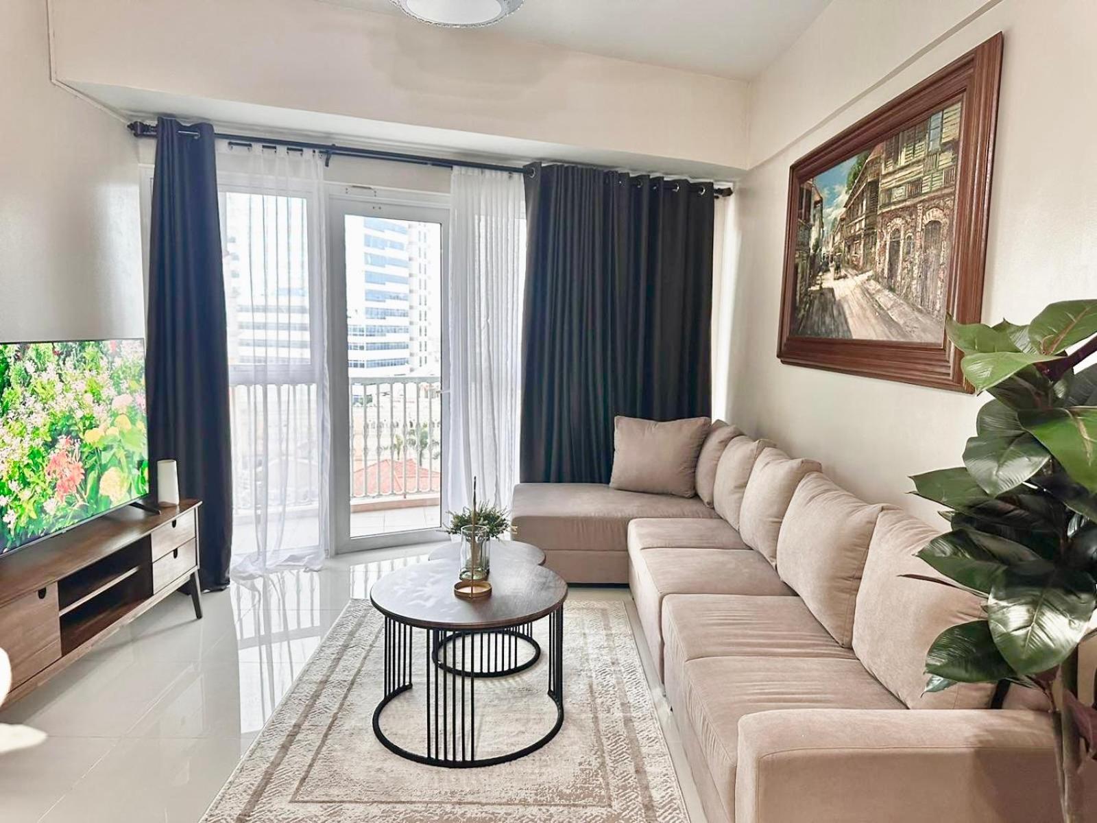 Apartment 2 Bedrooms & 2 Bathrooms At Bgc Taguig Mckinley By Venice Grand Canal Mall Manila