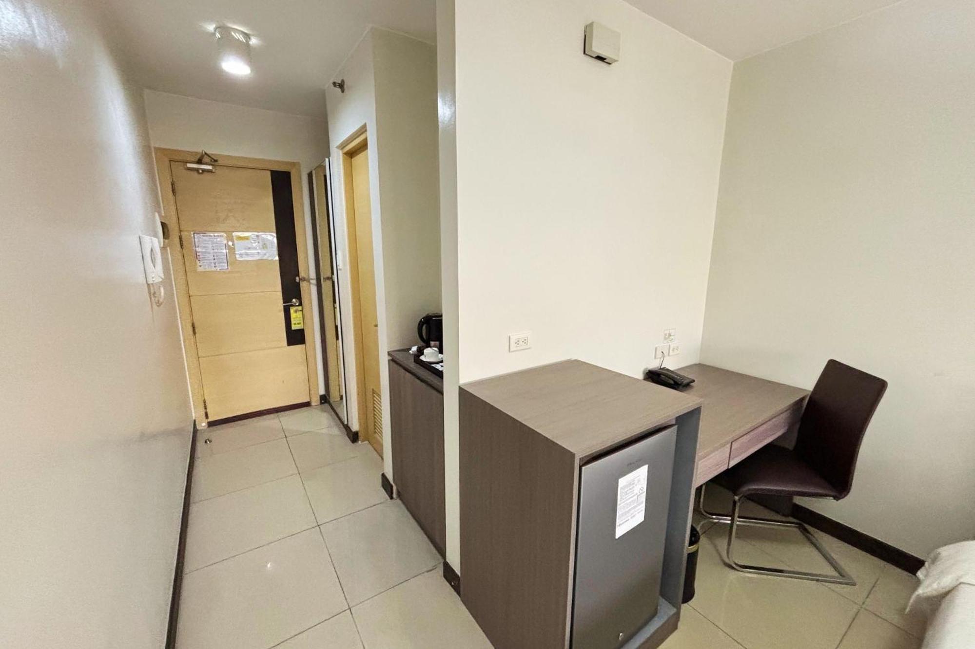 Apartment Extremeli Powered By Cocotel Manila