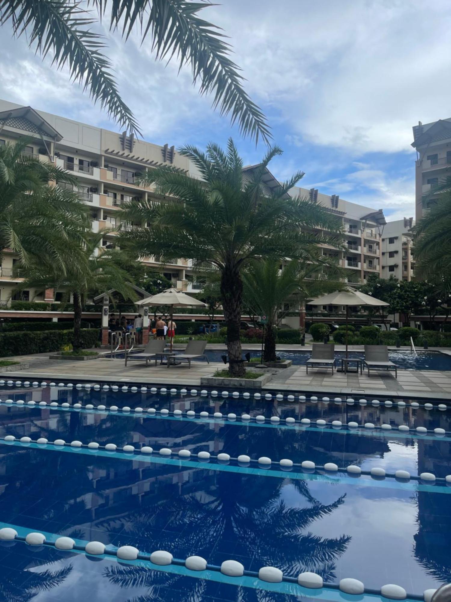 Family W/ Centralized Ac Nr Ayala Mall Feliz