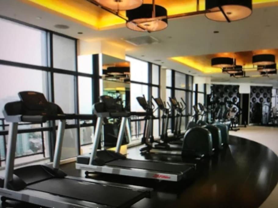 Spacious Corner 1 Bedroom With Balcony Gramercy *