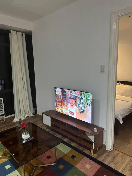 Spacious Corner 1 Bedroom With Balcony Gramercy * Manila