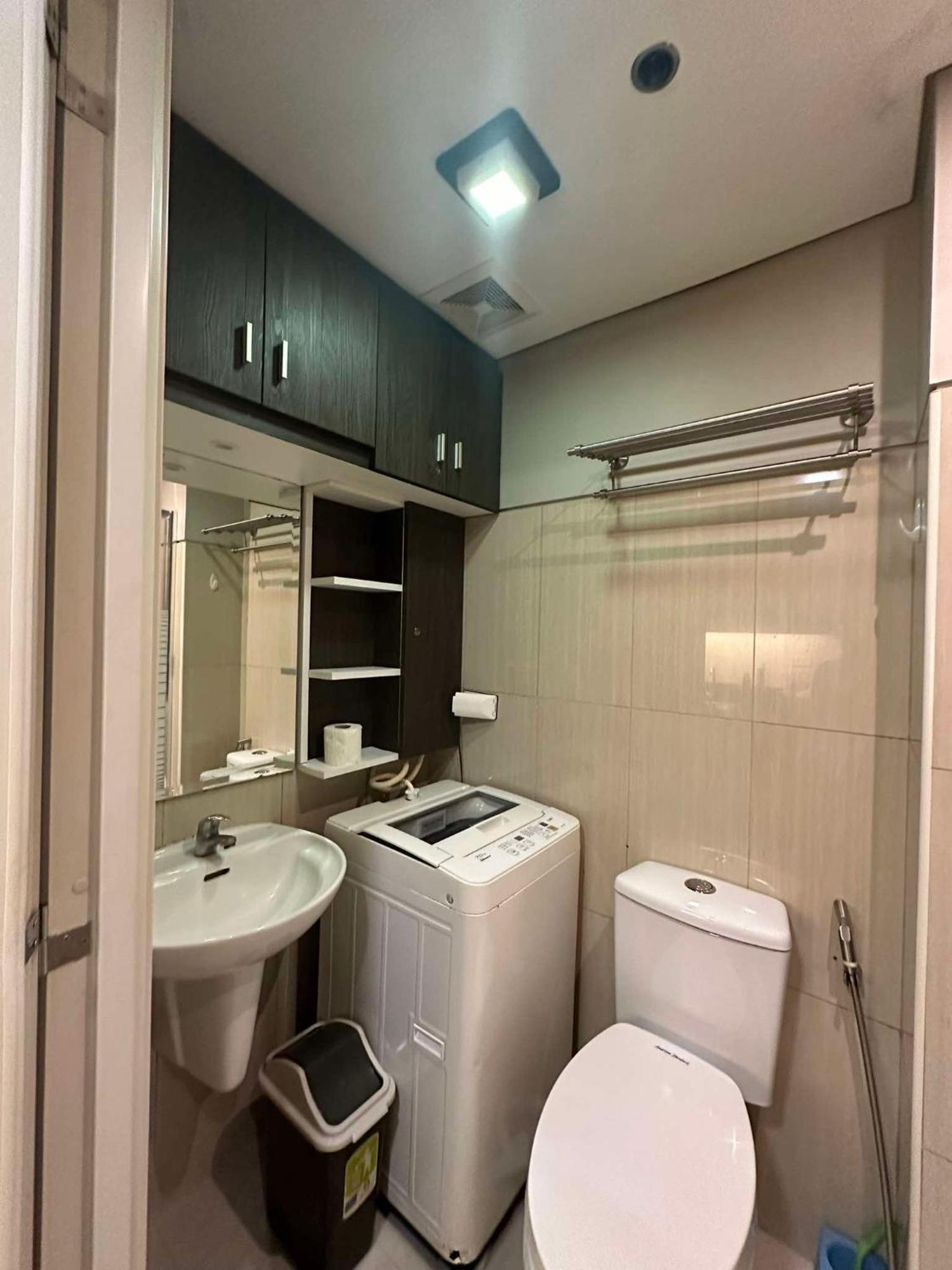 Shell Residences Near Mall Of And Airport Apartment *