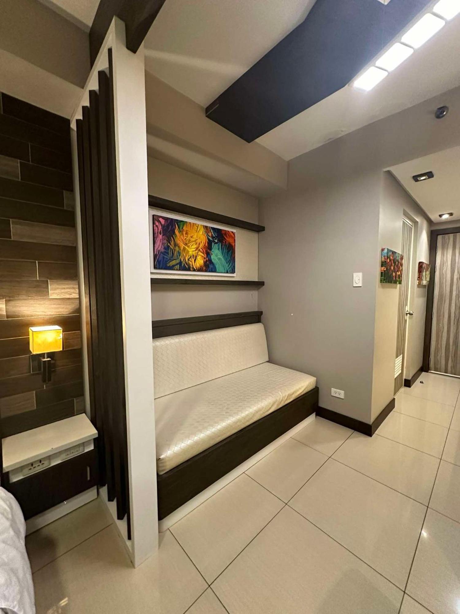 Apartment Shell Residences Near Mall Of And Airport *