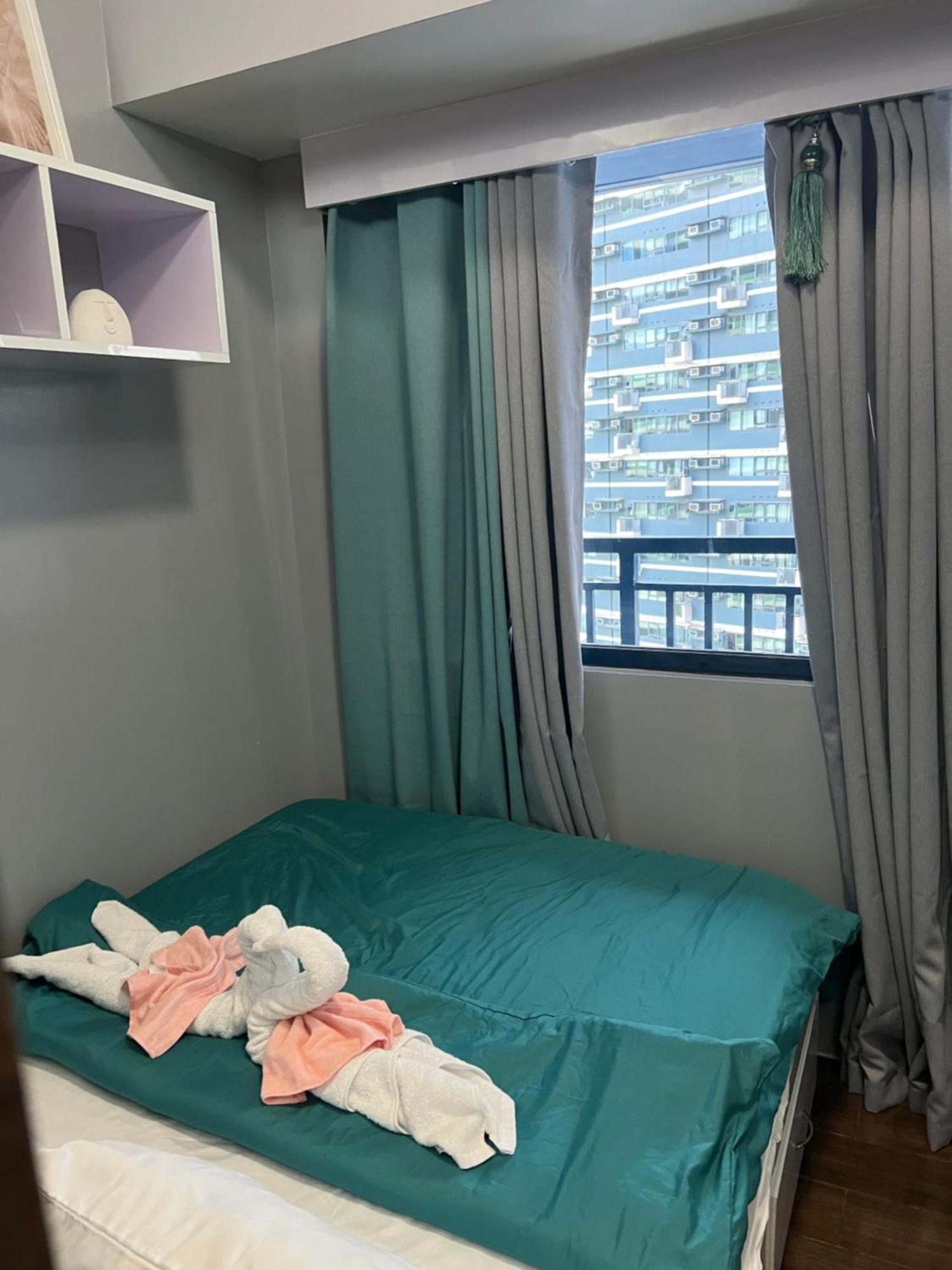 In Air Residences, Makati With Wifi, Netflix, Pool, Mall And * Manila