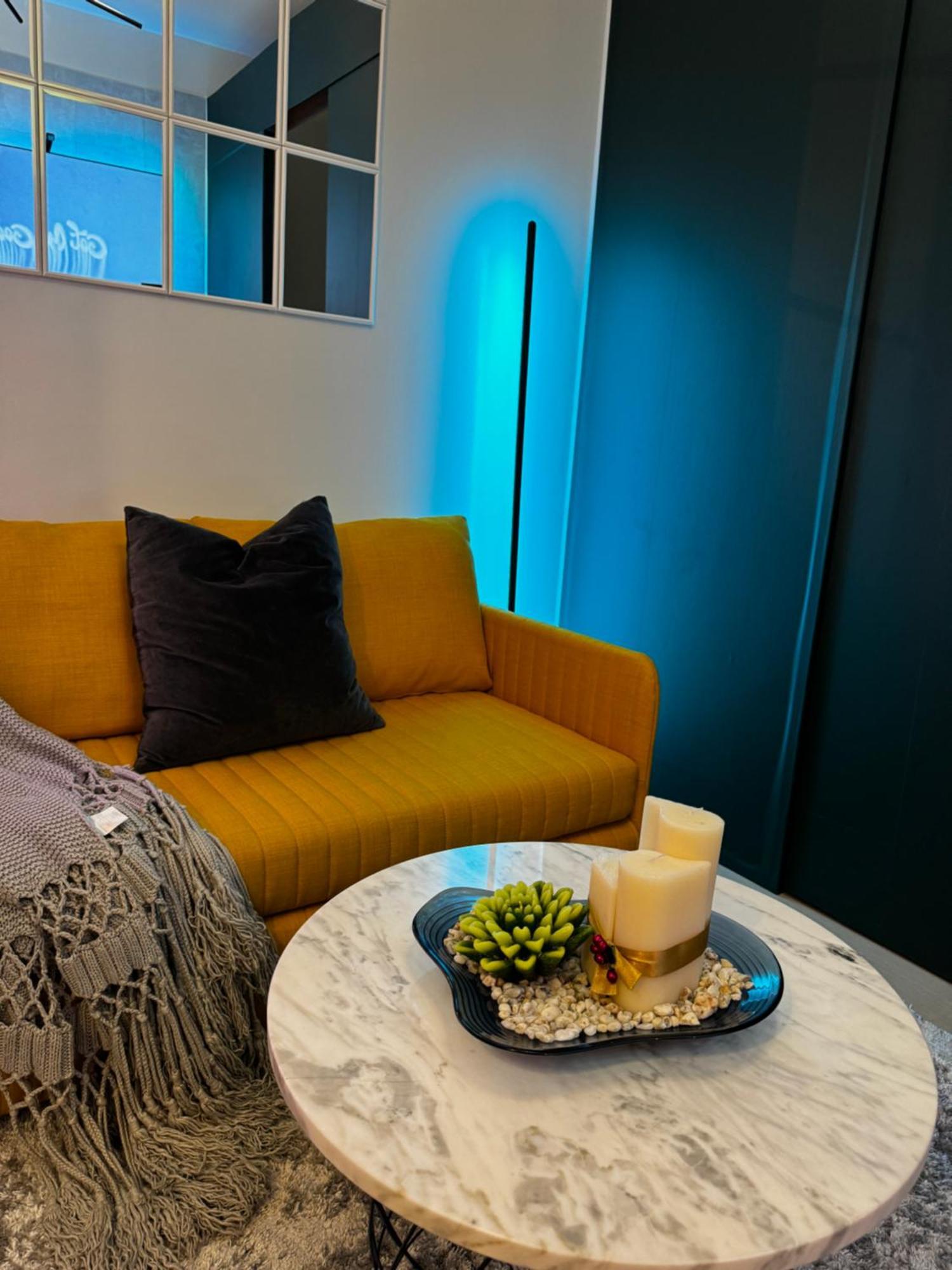 Evergreen Suite- 1 Bed 1 Sofa Bed, Light Sync Tv Manila
