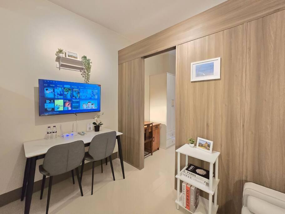 1br Unit Condotel W Balcony Fame Residences #fm56 * Manila