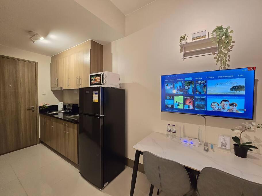 Apartment 1br Unit Condotel W Balcony Fame Residences #fm56 *