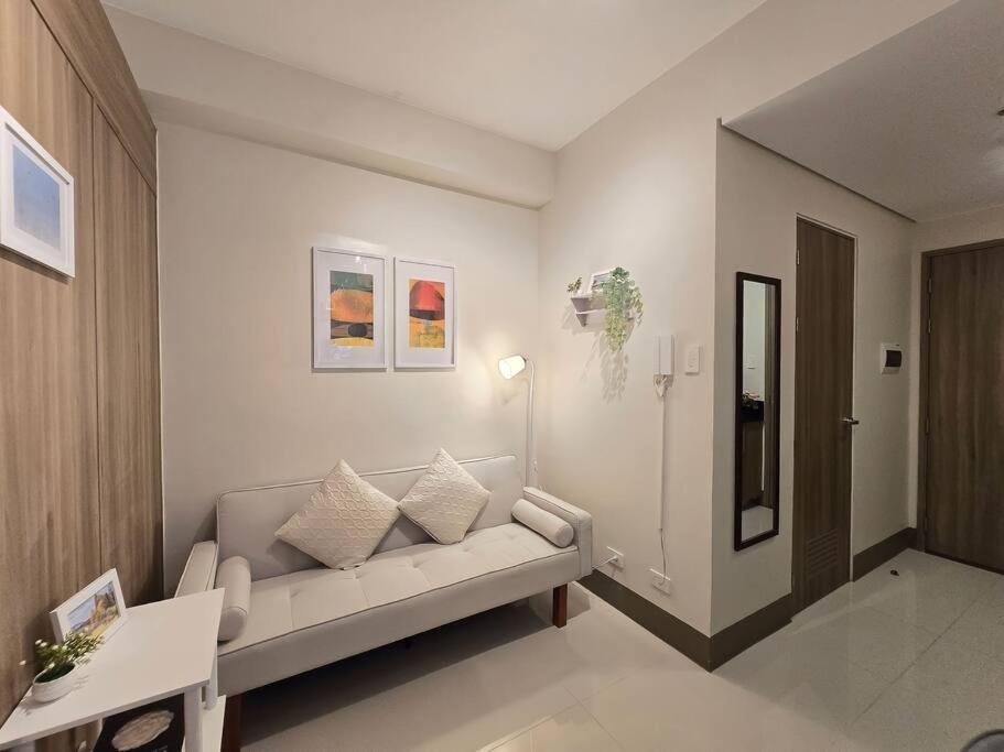 1br Unit Condotel W Balcony Fame Residences #fm56 Apartment Manila