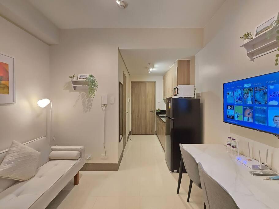 Apartment 1br Unit Condotel W Balcony Fame Residences #fm56