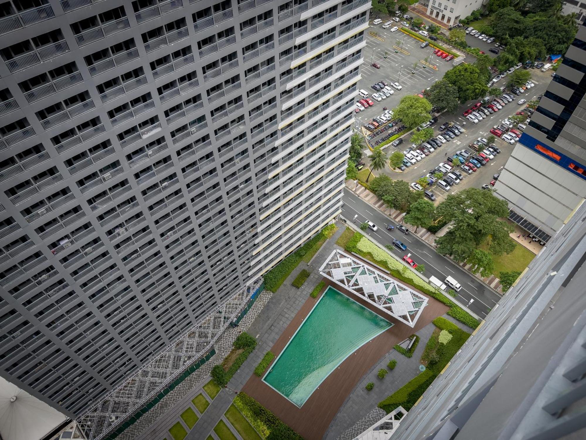Gemstonebr In Smdc Fame Residences Apartment *