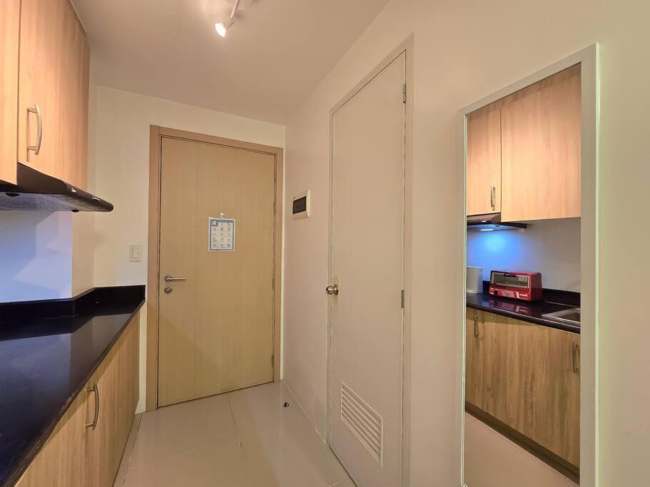 1br Condotel W Balcony Sm Light Residences #lt09 * Manila