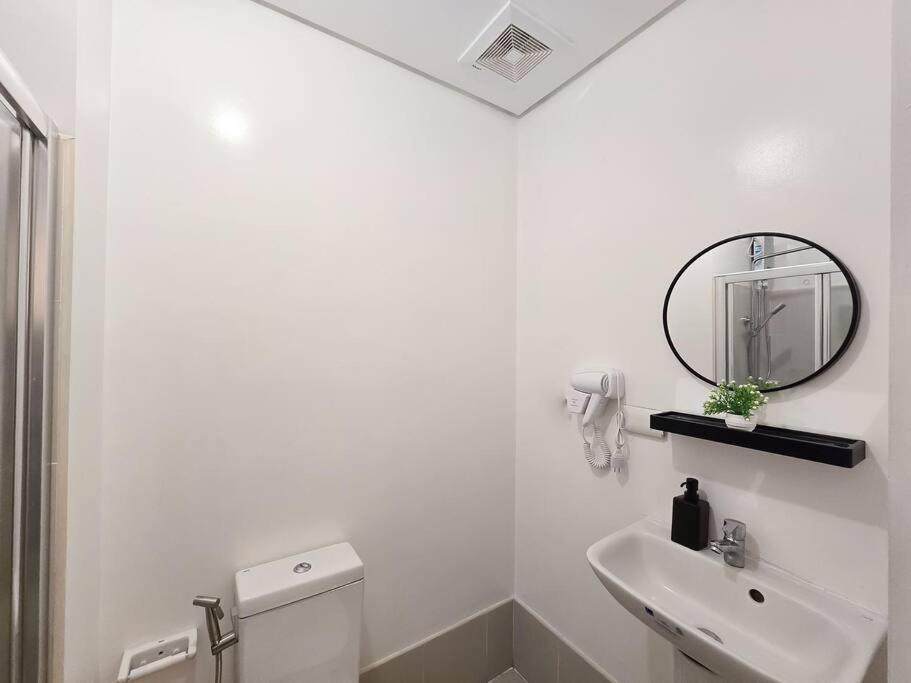 1br Condotel W Balcony Sm Light Residences #lt09 * Manila