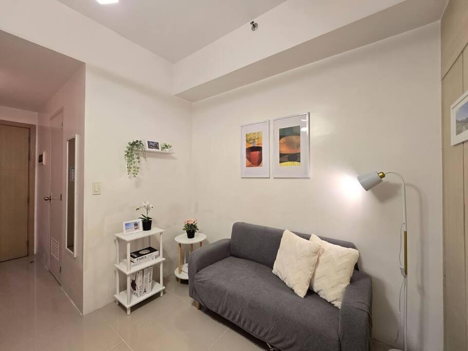 1br Condotel W Balcony Sm Light Residences #lt09 Apartment *