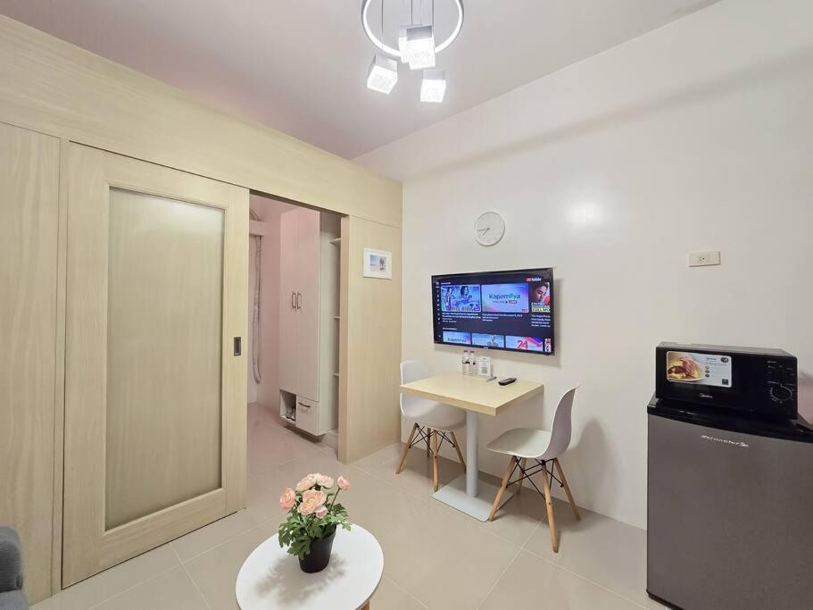 1br Condotel W Balcony Sm Light Residences #lt09 Manila
