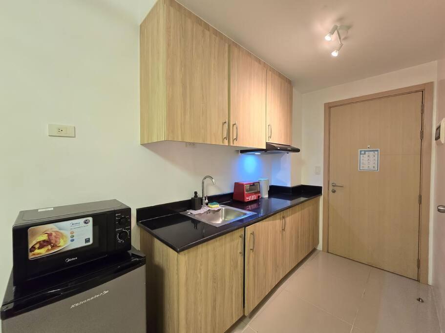 1br Condotel W Balcony Sm Light Residences #lt09 Apartment *
