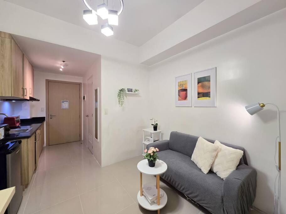 Apartment 1br Condotel W Balcony Sm Light Residences #lt09 *