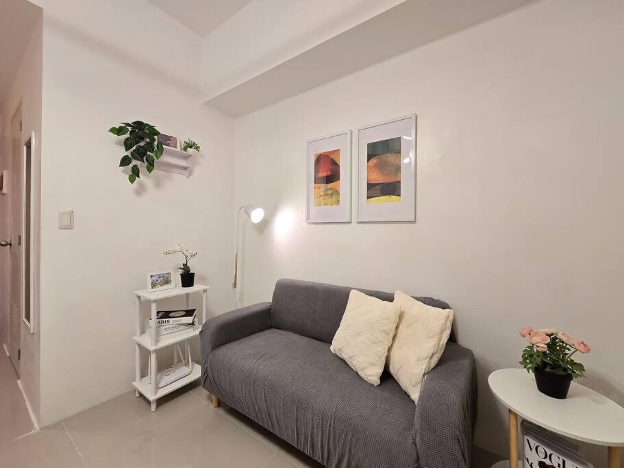 1br Condotel W Balcony Sm Light Residences #lt08 Manila
