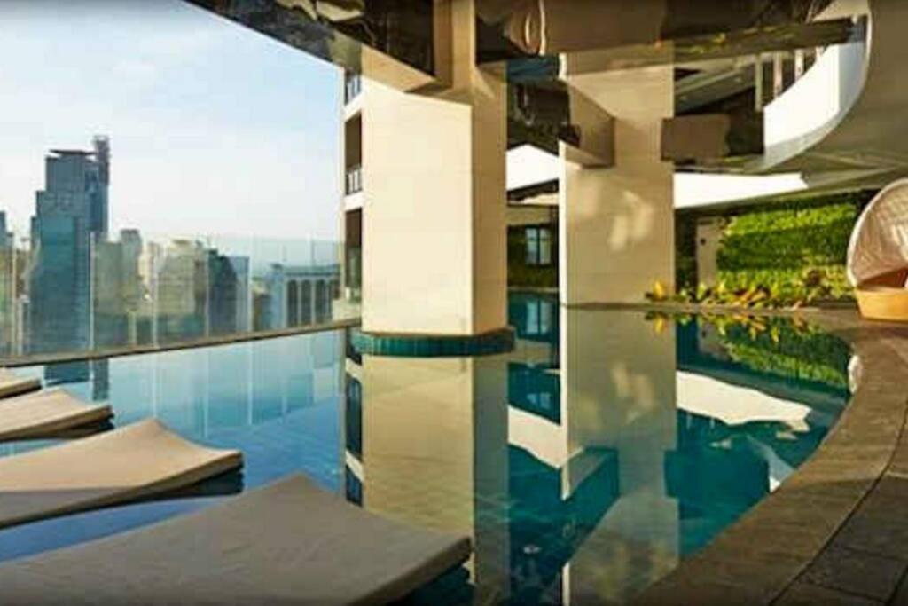 70th Floor Gramercy Penthouse! 2br 100mbps Apartment *