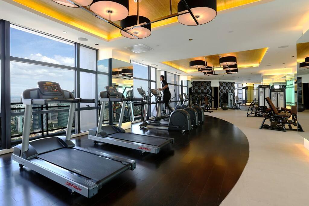 70th Floor Gramercy Penthouse! 2br 100mbps