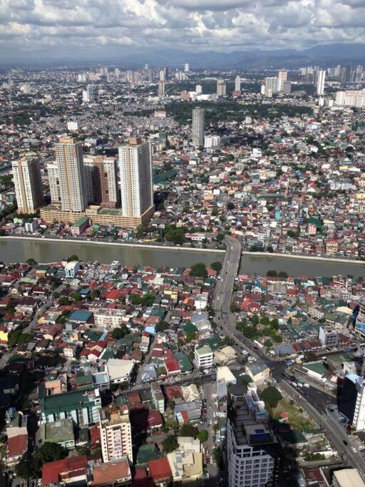70th Floor Gramercy Penthouse! 2br 100mbps Manila