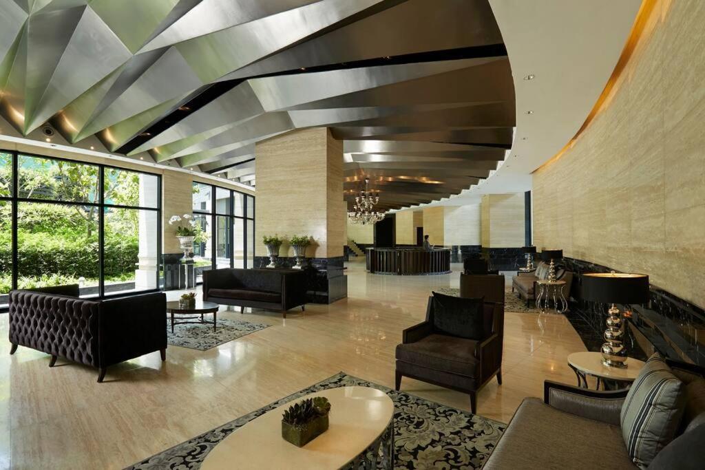 70th Floor Gramercy Penthouse! 2br 100mbps Apartment