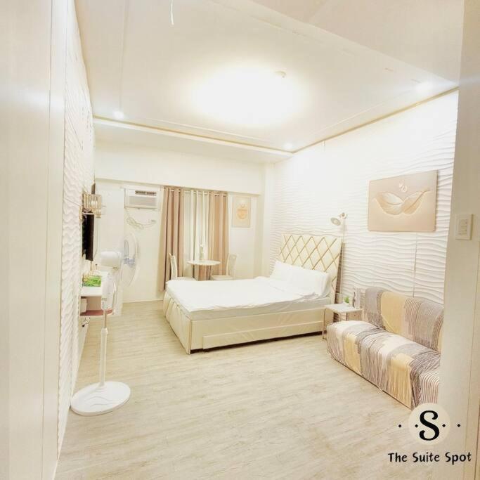 In Pinas- The Spot Alabang Apartment