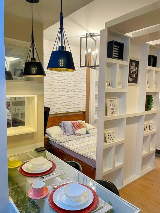 Deryll's Fun House Apartment *