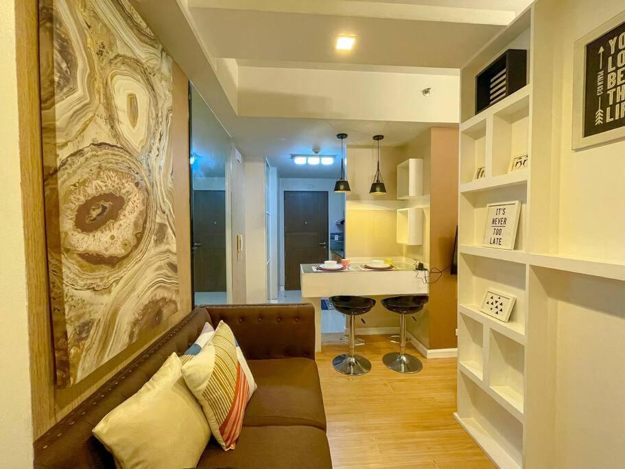 Deryll's Fun House Apartment Manila