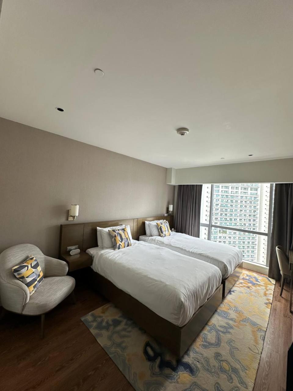 The Metro Zen At Hotel Residences Acqua * Manila