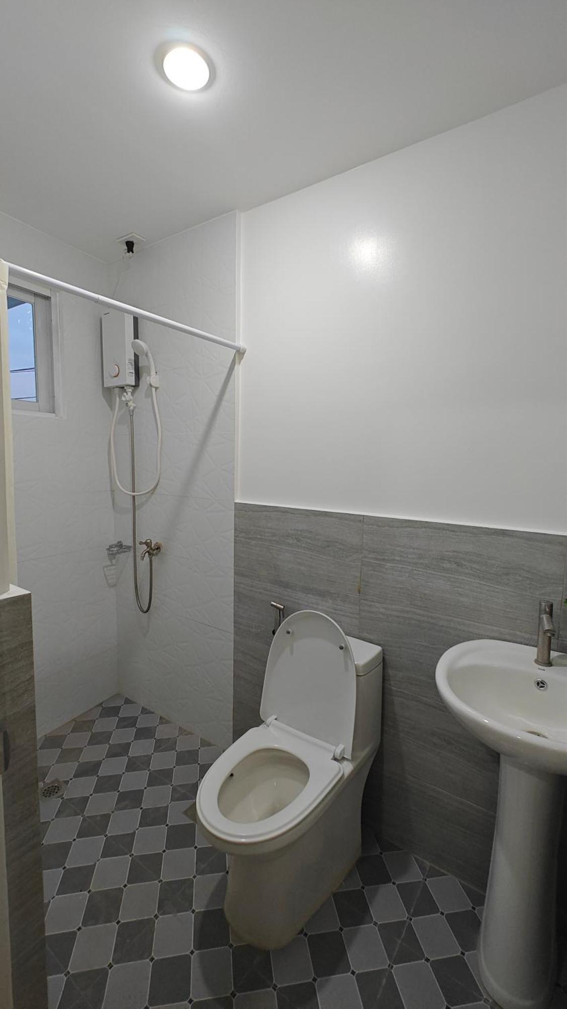 Origin - Units Near Bonifacio Global Apartment