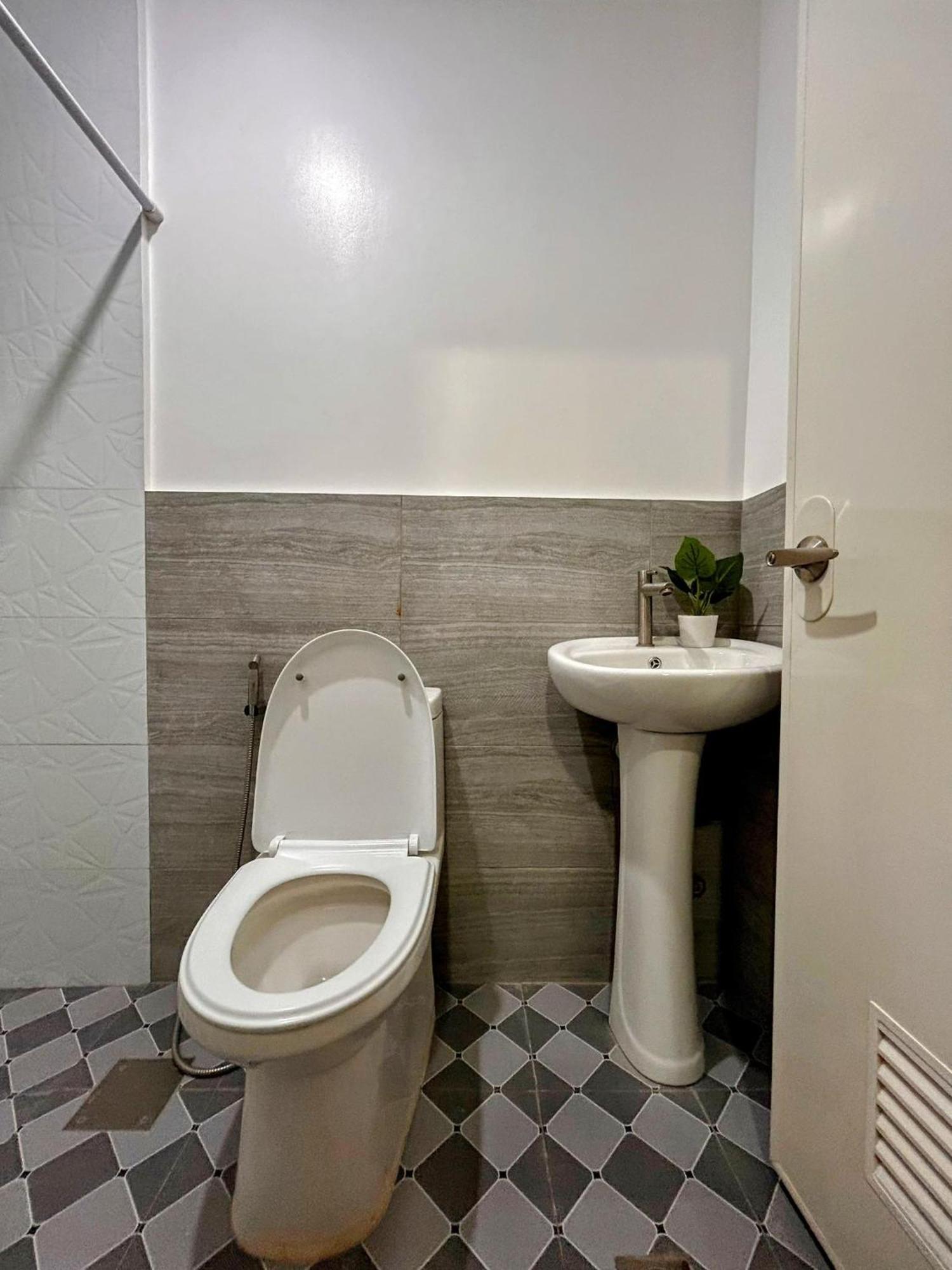 Apartment Origin - Units Near Bonifacio Global